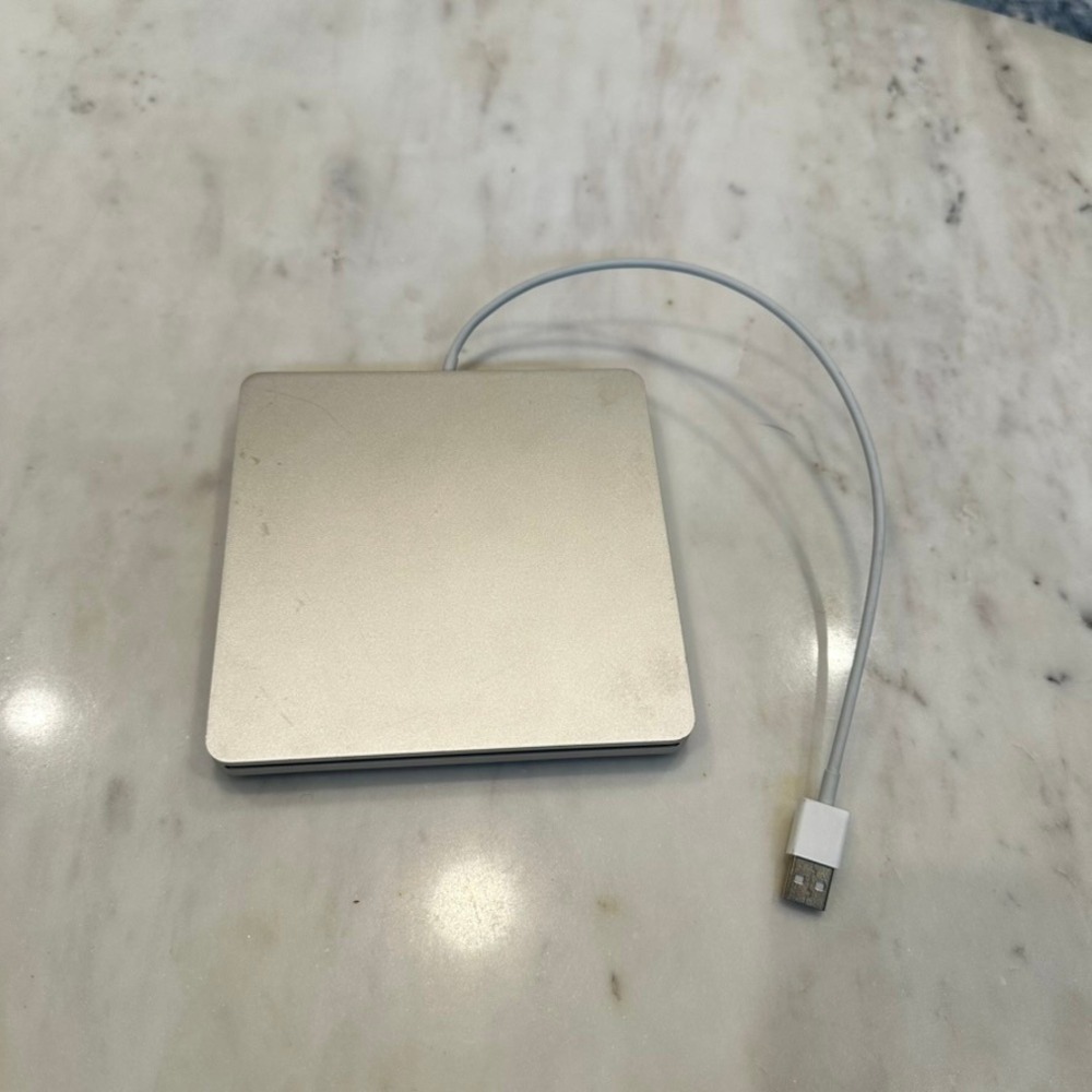 Apple USB SuperDrive External CD DVD Drive Silver Aluminum Model A1379 MD564LL/A
